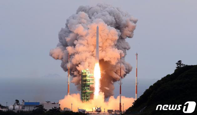 한국형 우주발사체 누리호(KSLV-Ⅱ)가 25일 오후 전남 고흥군 나로우주센터에서 발사되고 있다. (항공우주연구원 제공) 2023.5.25/뉴스1 ⓒ News1 이재명 기자